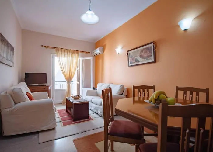 Anthia Sunny In Lägenhet *